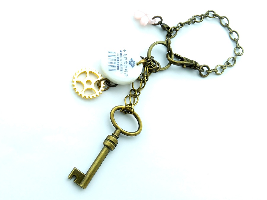 【刀剣乱舞】審神者イメージ　バッグチャーム / 本丸外出許可証