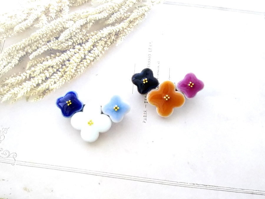 【刀剣乱舞】鶴丸国永・大倶利伽羅イメージ　三連花ブローチ