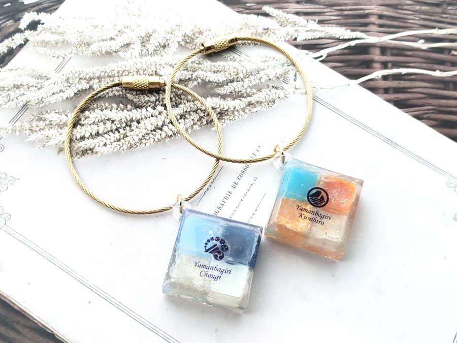 *outlet*【刀剣乱舞】伯仲コンビ　アイシャドウキーホルダー