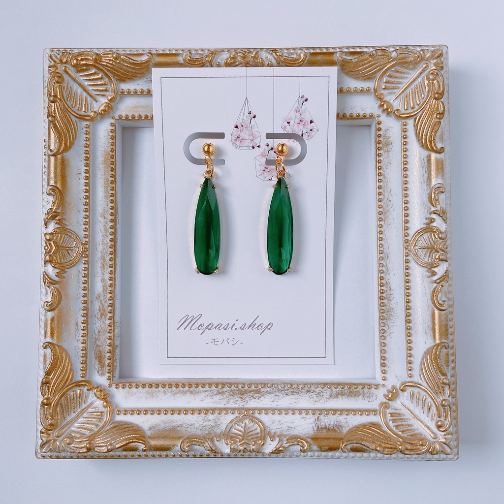 グリーンクリスタルのピアス