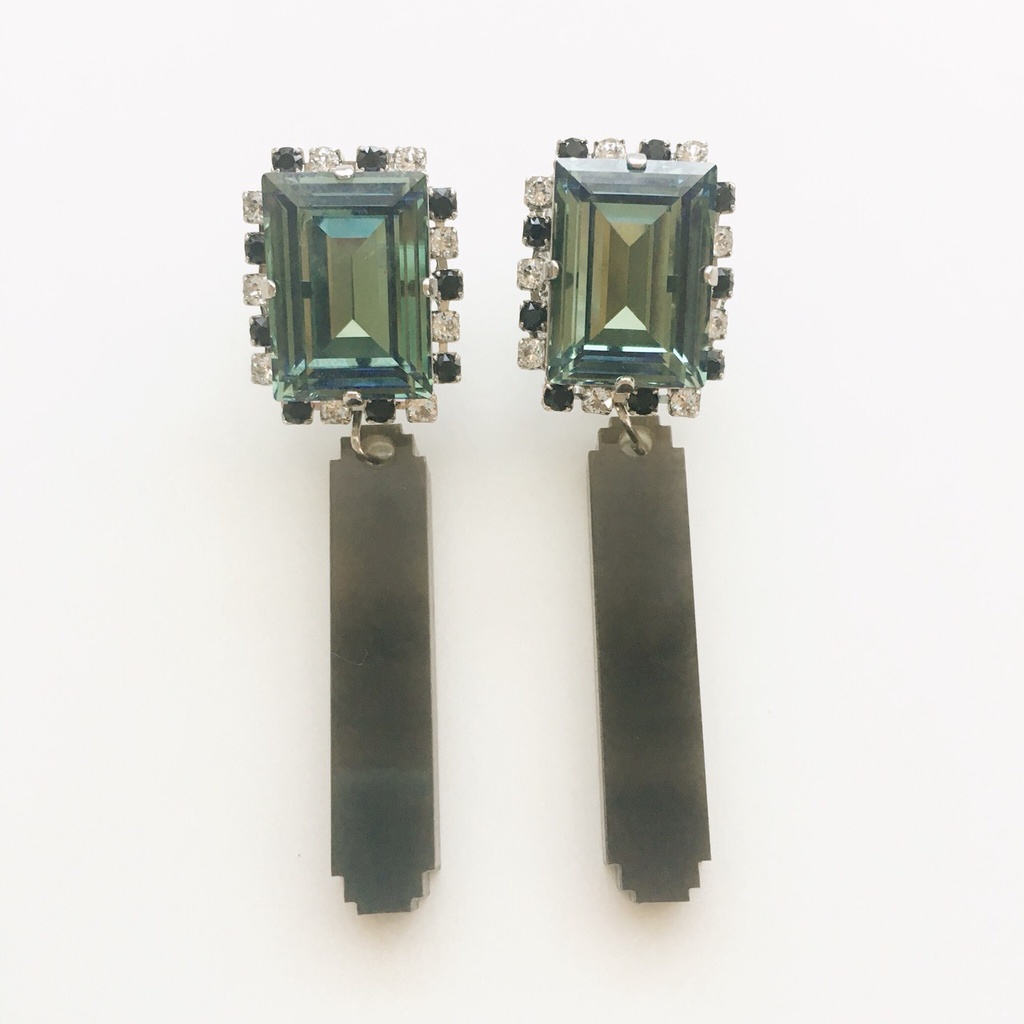 赤井・安室(降谷)イメージ大ぶりスワロピアス&イヤリング