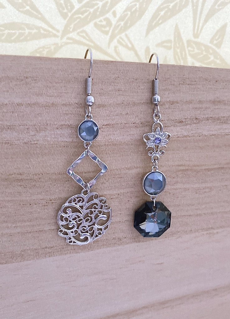 刀剣男士イメージピアス【小竜景光/黒】