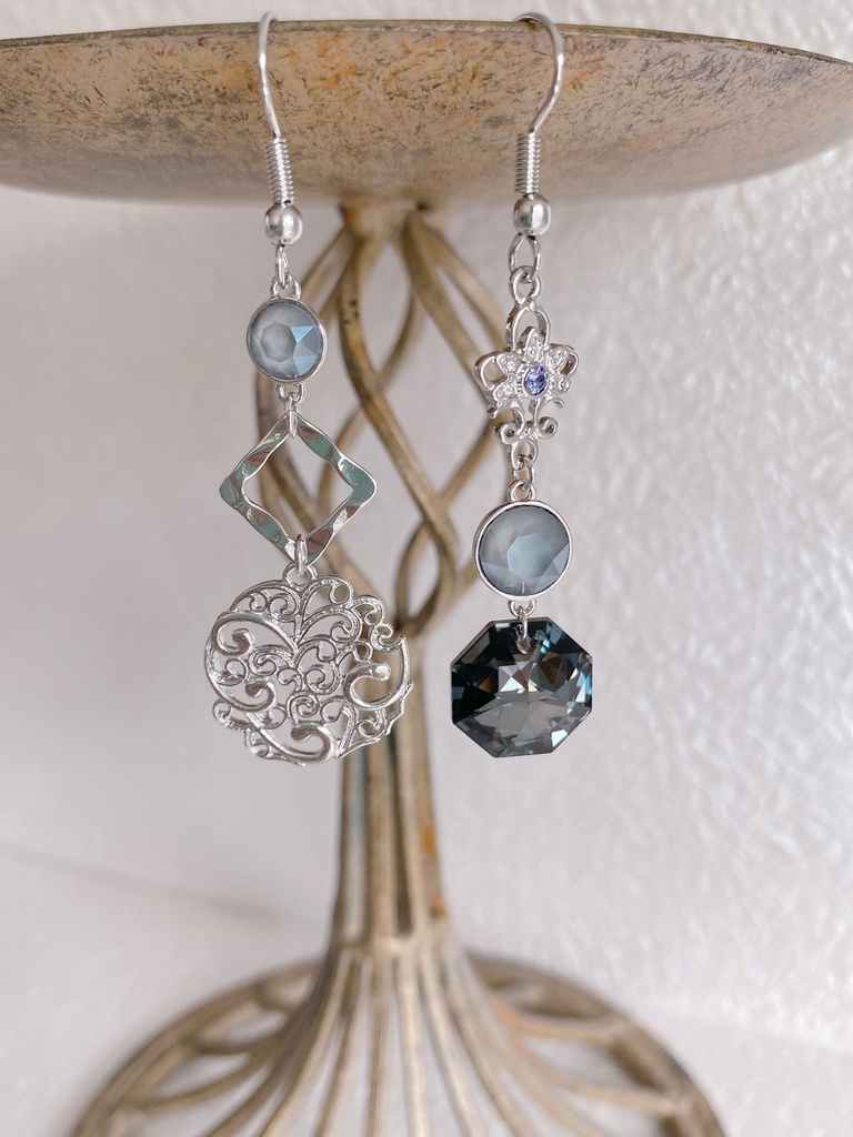 刀剣男士イメージピアス【小竜景光/黒】