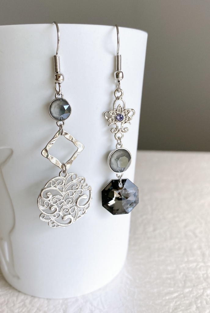 刀剣男士イメージピアス【小竜景光/黒】