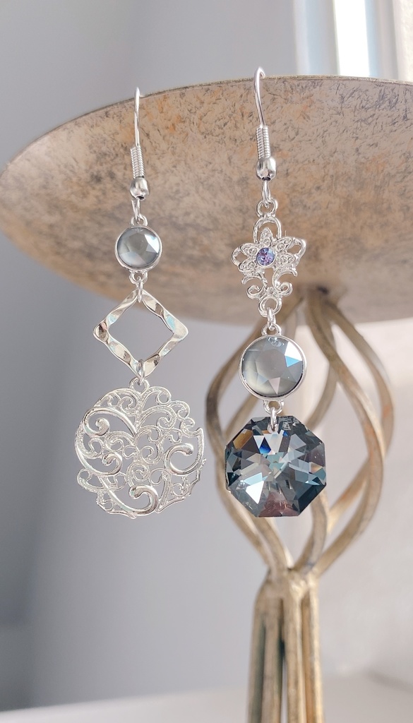 刀剣男士イメージピアス【小竜景光/黒】