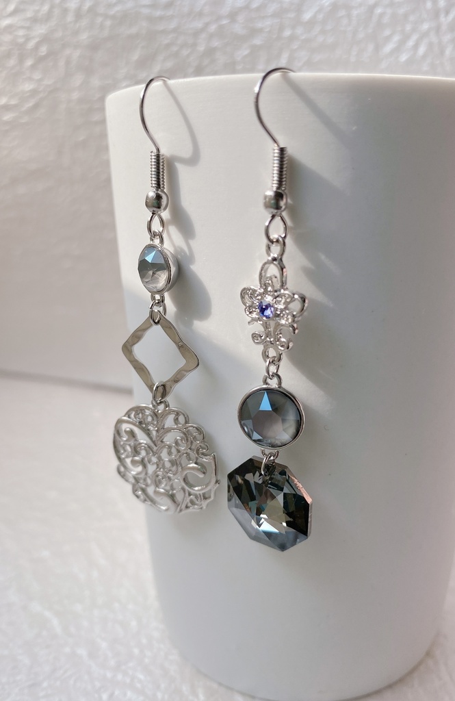 刀剣男士イメージピアス【小竜景光/黒】