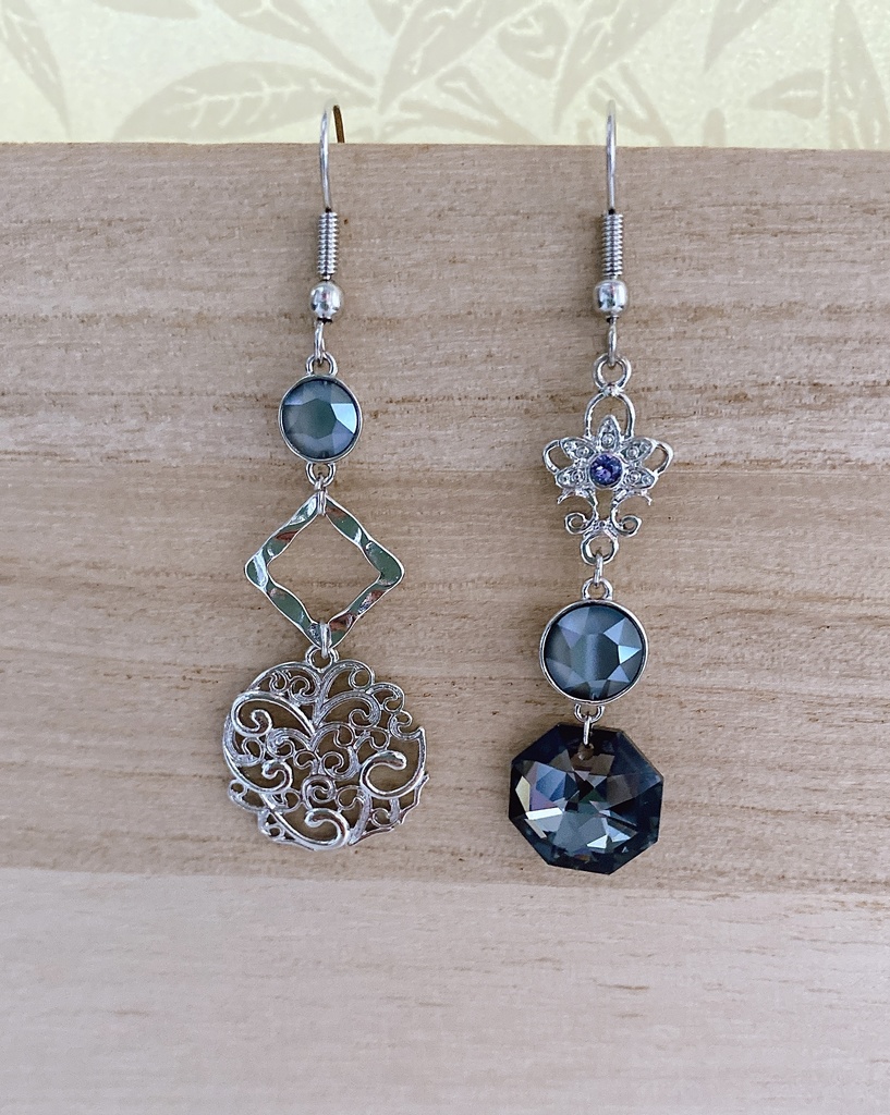 刀剣男士イメージピアス【小竜景光/黒】