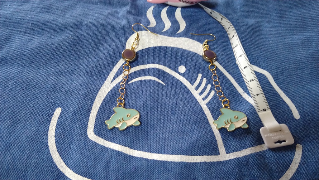 釣られちゃったサメピアス
