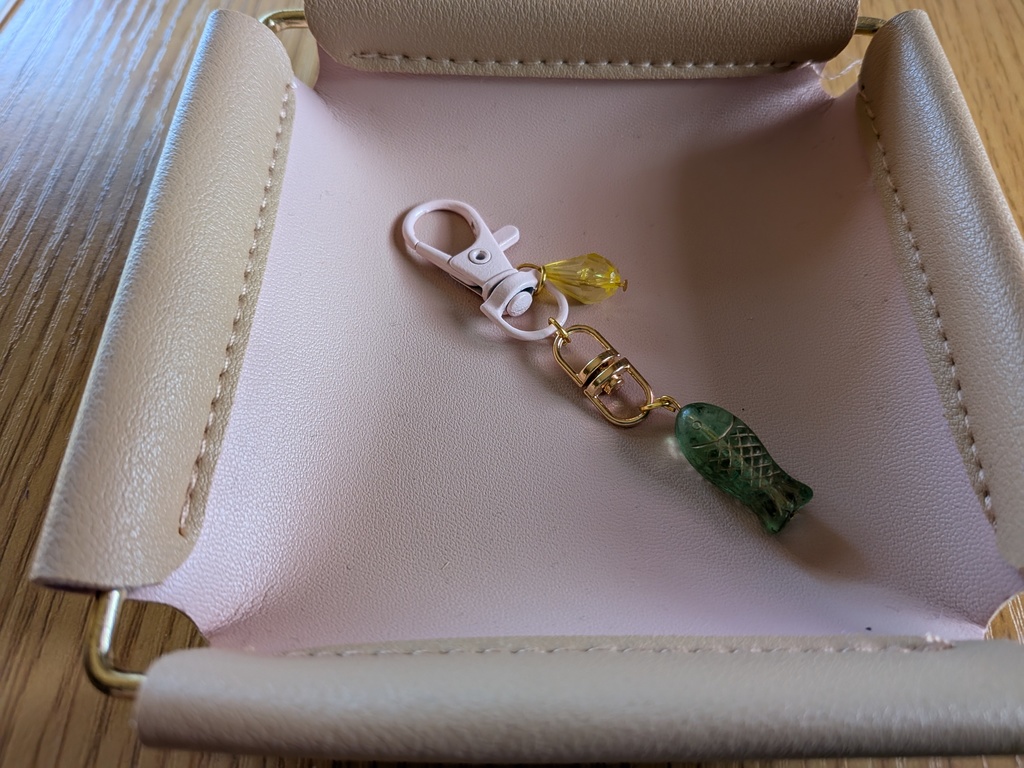 ペッシのチャーム