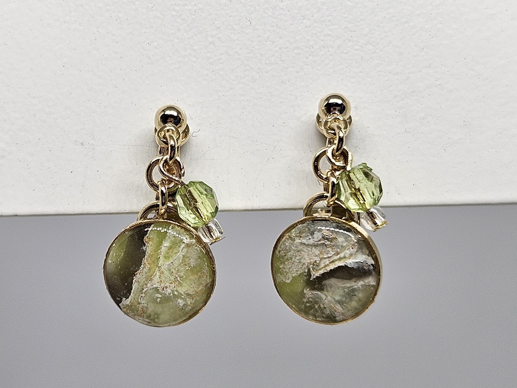 誉石イヤリング