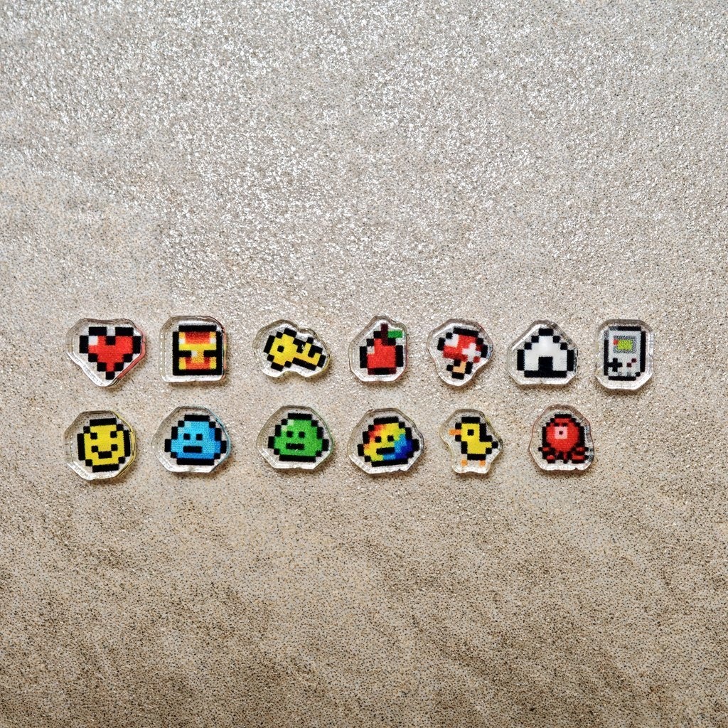 【ランダム】ミニミニゲーム機風チャーム/ピアス/ノンホールピアス/ピンバッジ