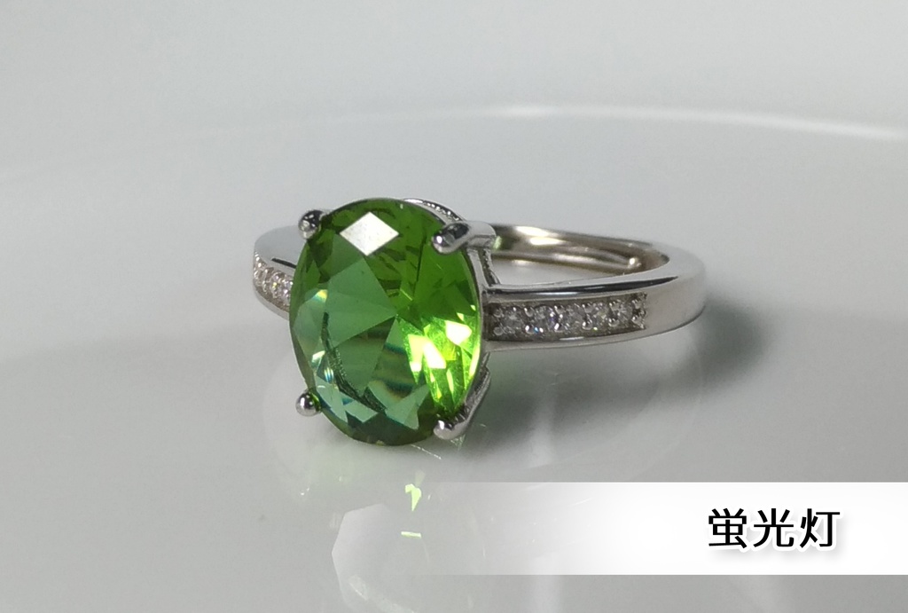 アレキサンドライトの指輪(贋作)925スターリングシルバー