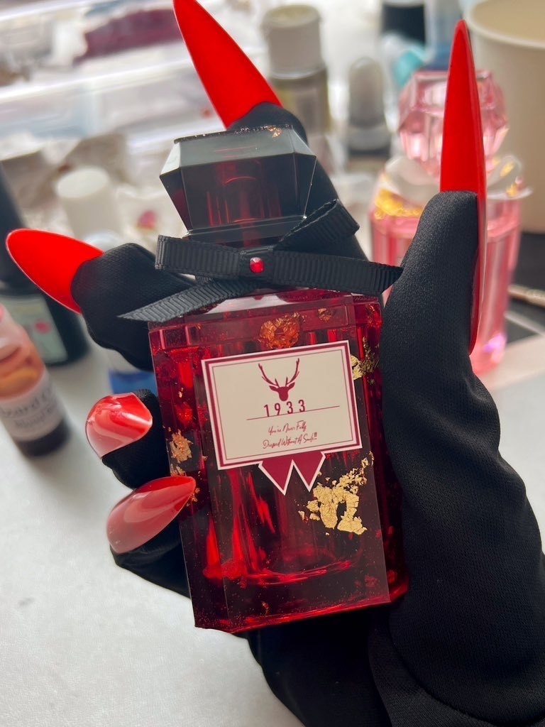 【ハズビンホテル】香水瓶【概念】