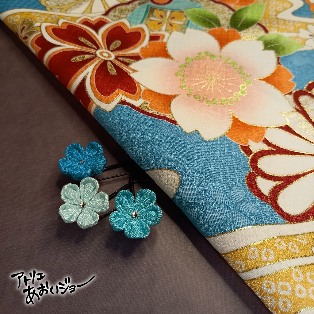 【つまみ細工】Uピン3本組 水色