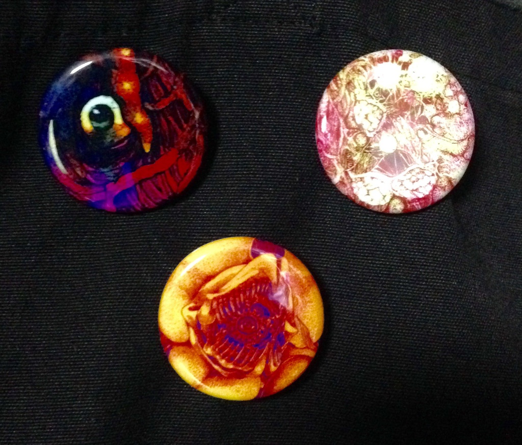 《Red》缶バッヂ三種