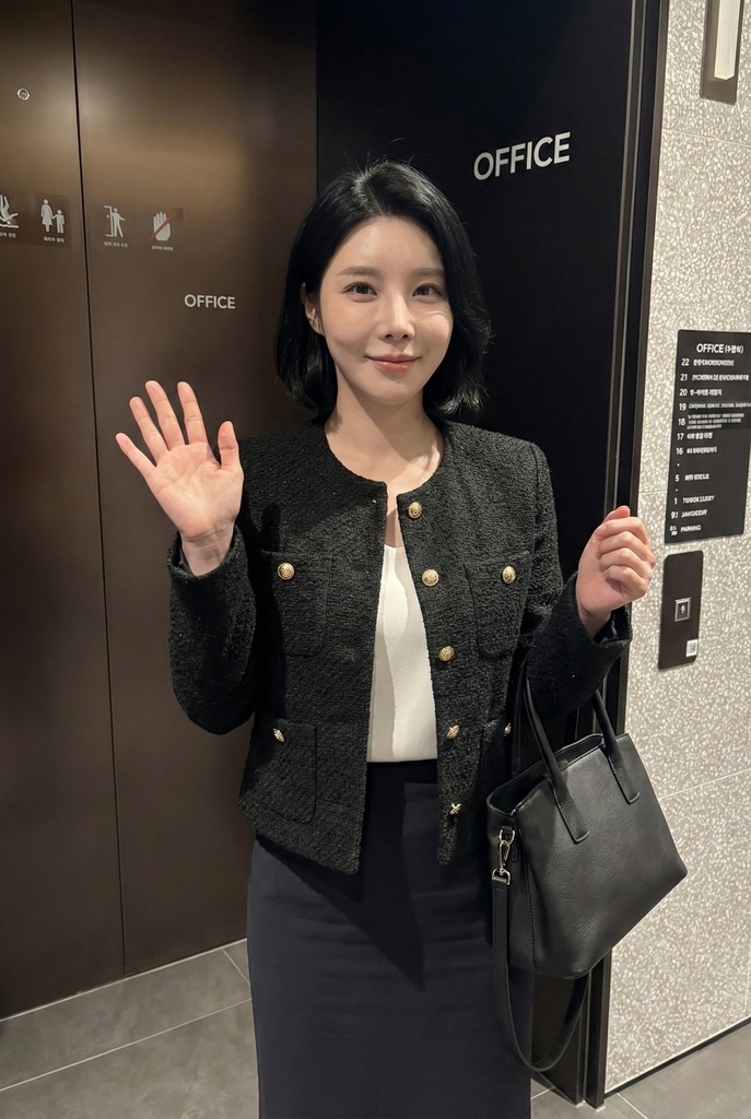 Weekend Date with Yuna｜週末デート写真集 (53枚)