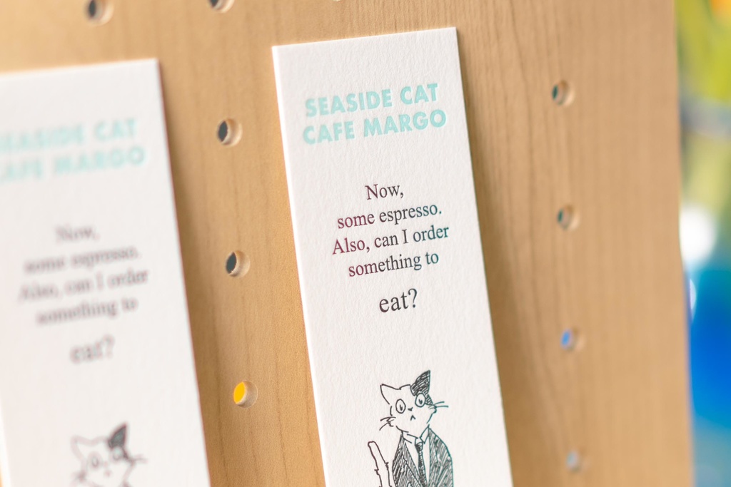 全部入り!ステッカー・しおり・本「海辺のマルゴ」の3点セット