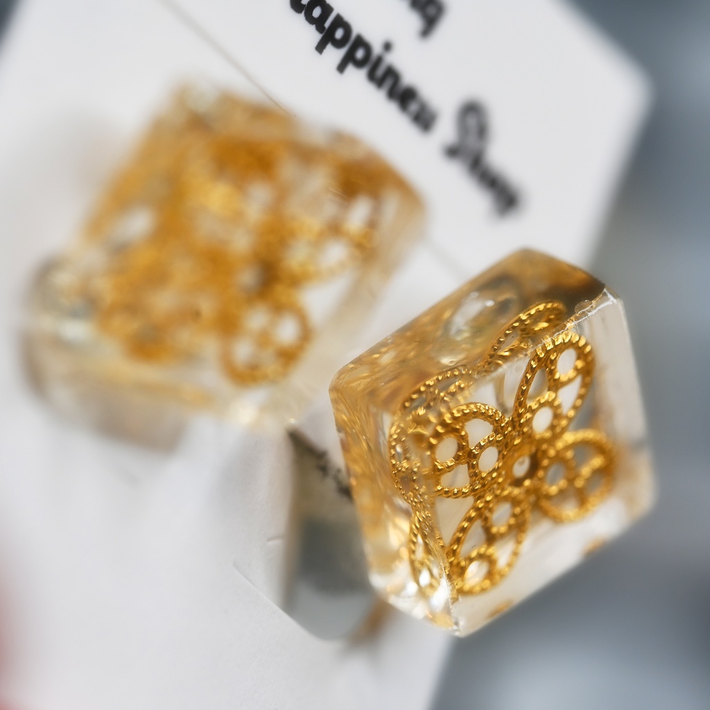 お花フレーム　ノンホールピアス