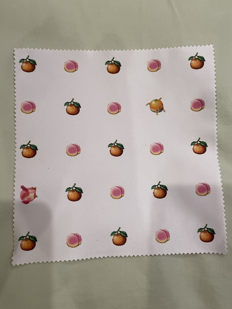 眼鏡拭き「フルーツ2種+擬態生物」(縦150×横150mm)