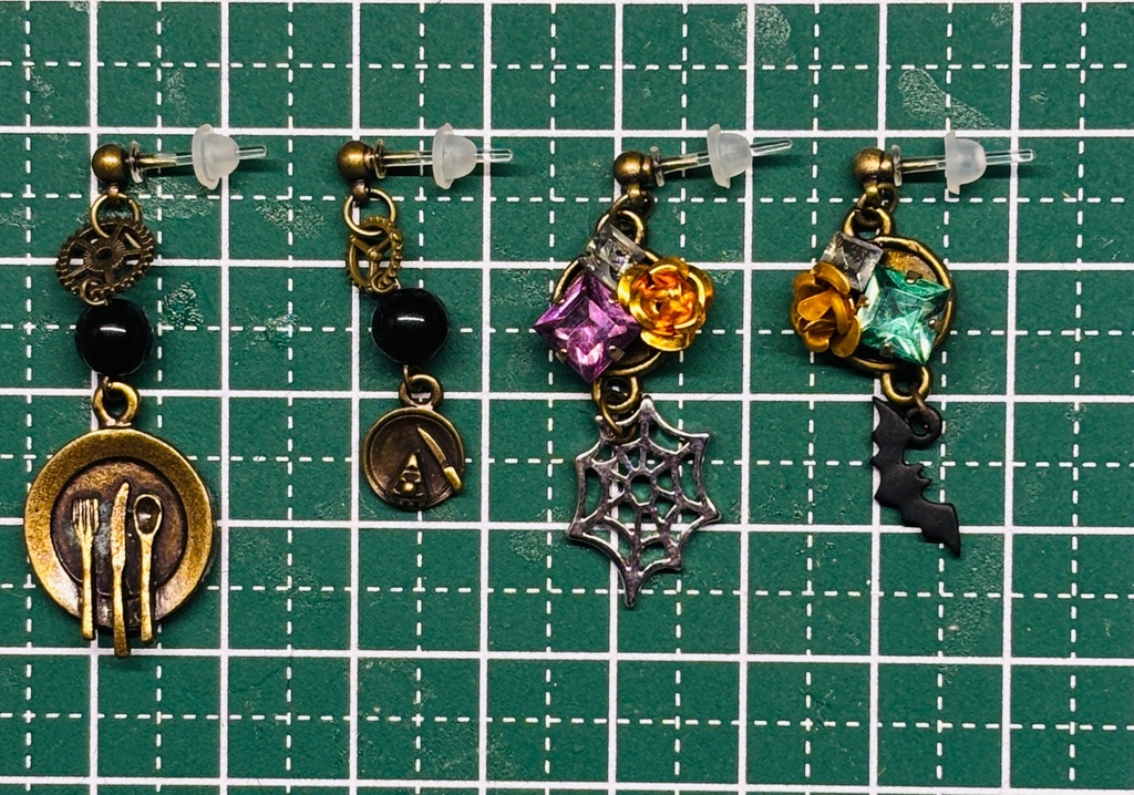 ハロウィンピアスセット