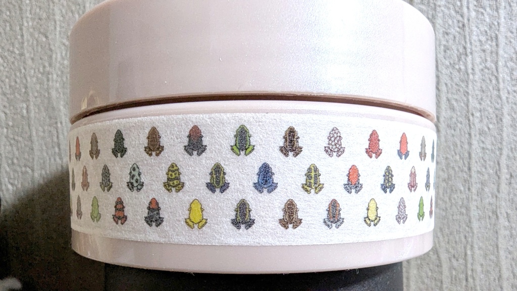 【マステ】カエル好きがつくった!ヤドクガエルを背中をならべたマスキングテープ