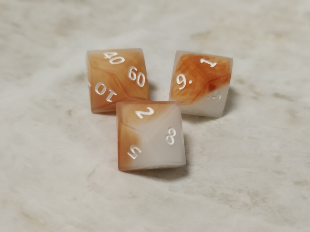 D10／D10%茶トラ猫ダイス