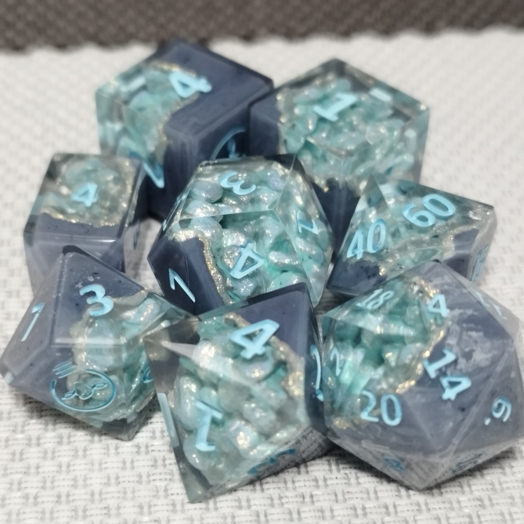 ジオードダイス8個セット【藍玉】