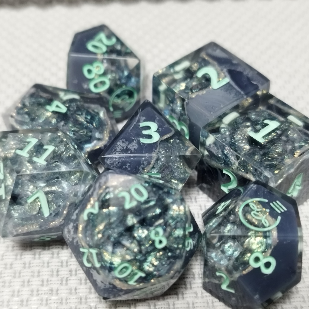 ジオードダイス8個セット【緑柱】