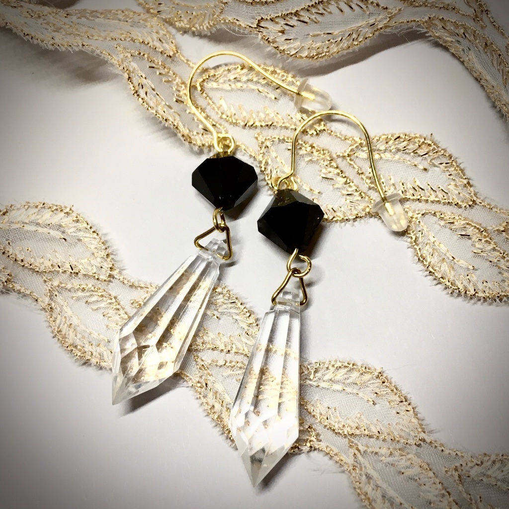 モノトーンのビッグピアス（サージカルステンレス・イヤリング交換可）