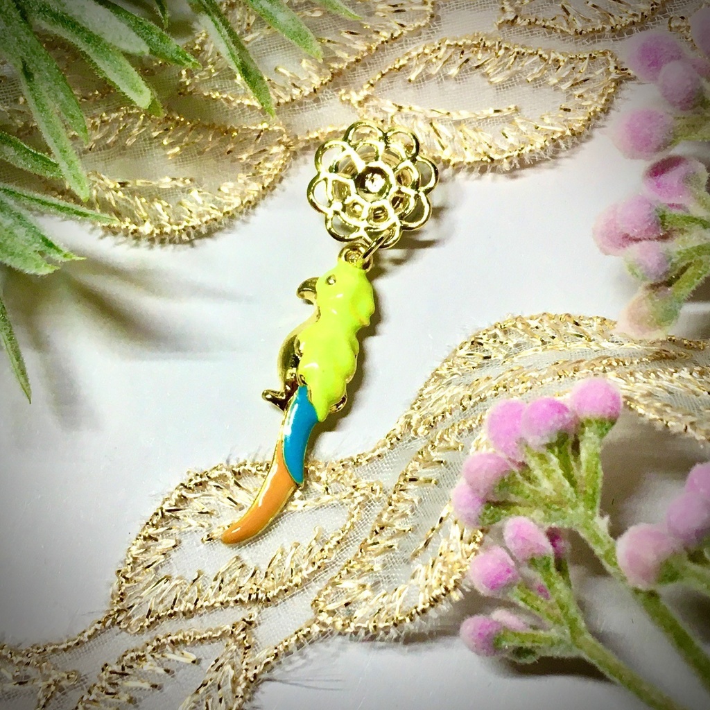 オウムのマスクピアス