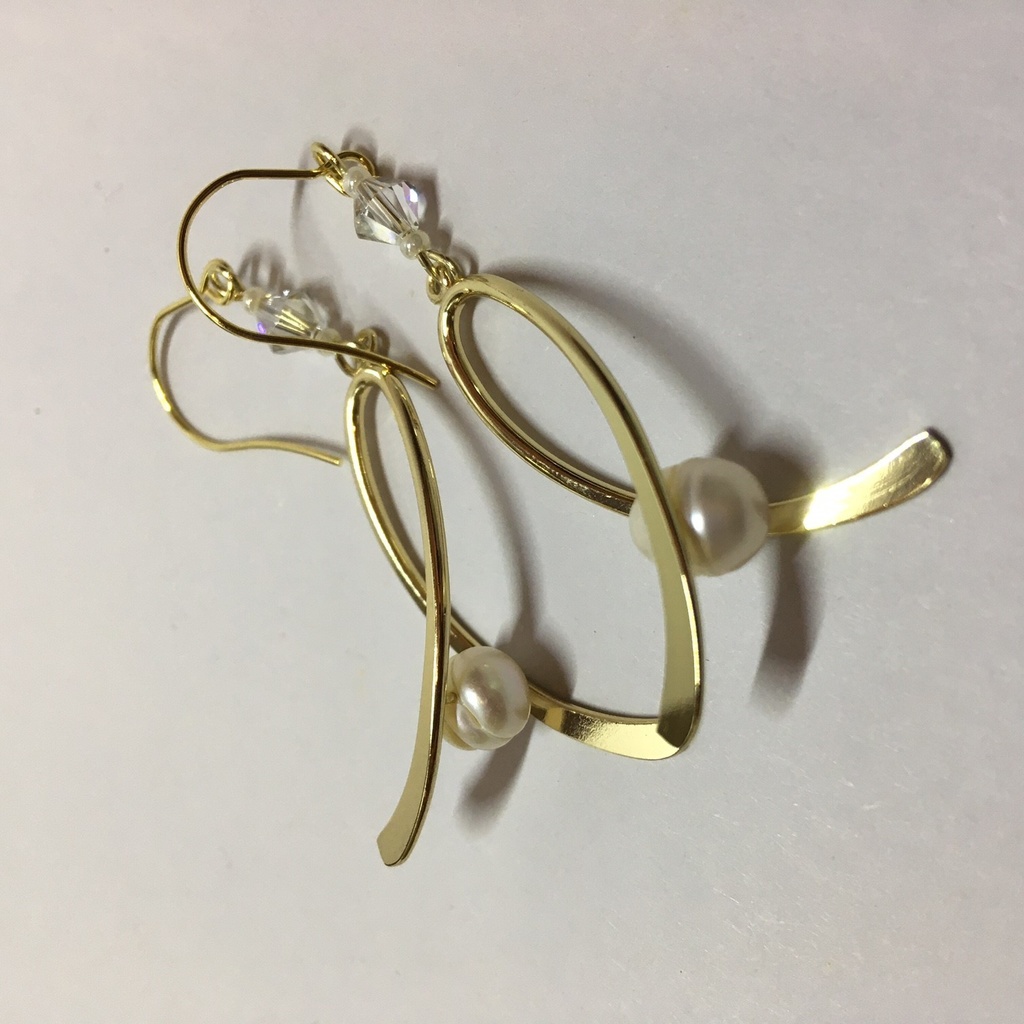 淡水パールのリボンピアス