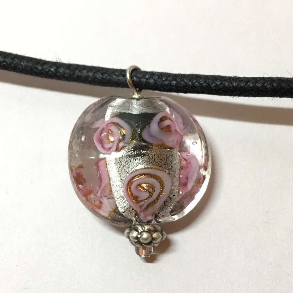 薔薇のトンボ玉ペンダント