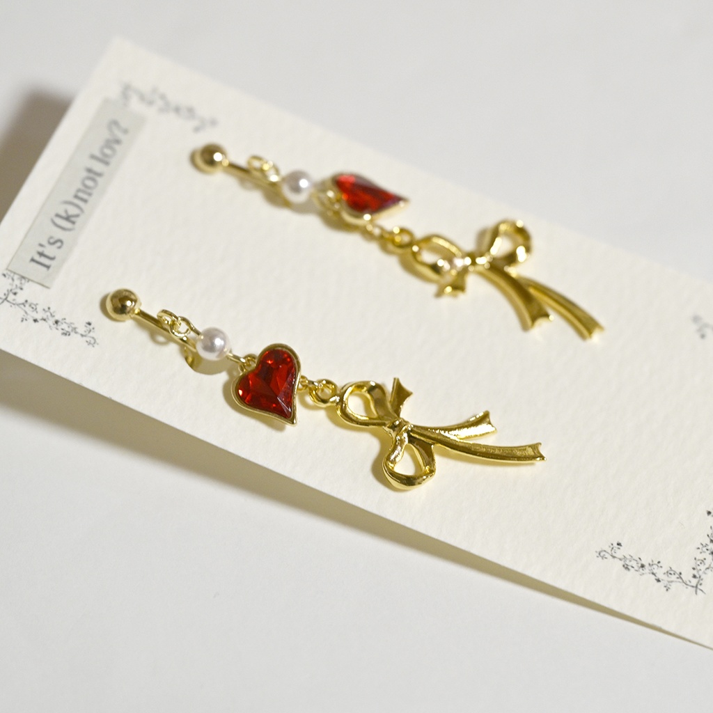 It's (k)not lov? モチーフ イヤリング/ピアス①