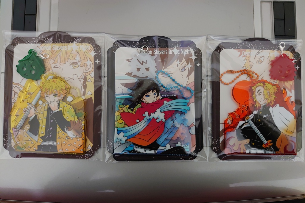 【追加】義勇さんの和風縁起物ウッドキーホルダーと夜のアクキー追加三種