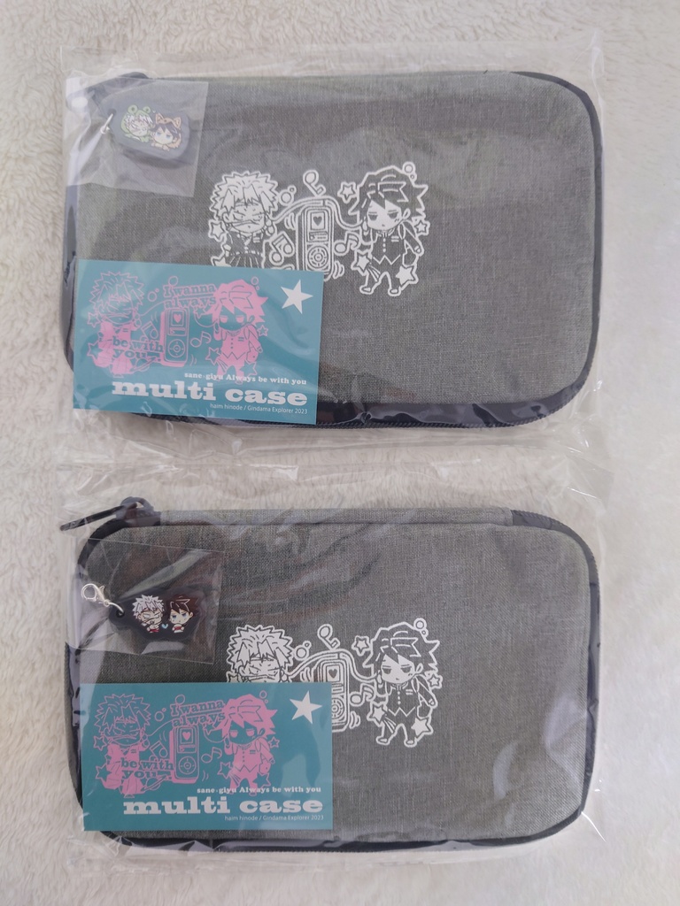 Be with youマルチケースといっしょにぬくぬく記念のアクキー