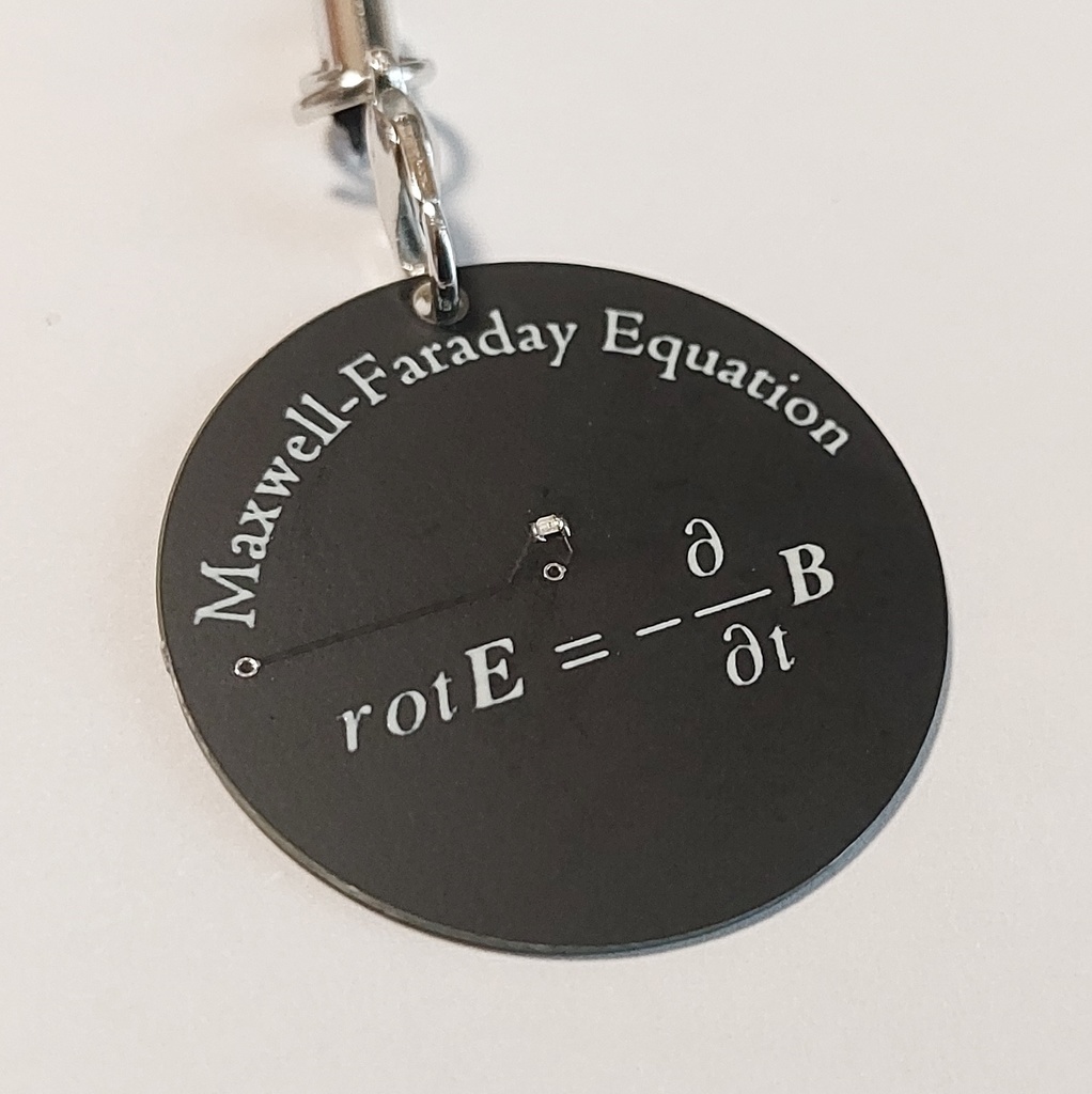 基板キーホルダー(Maxwell-Faraday Equation)
