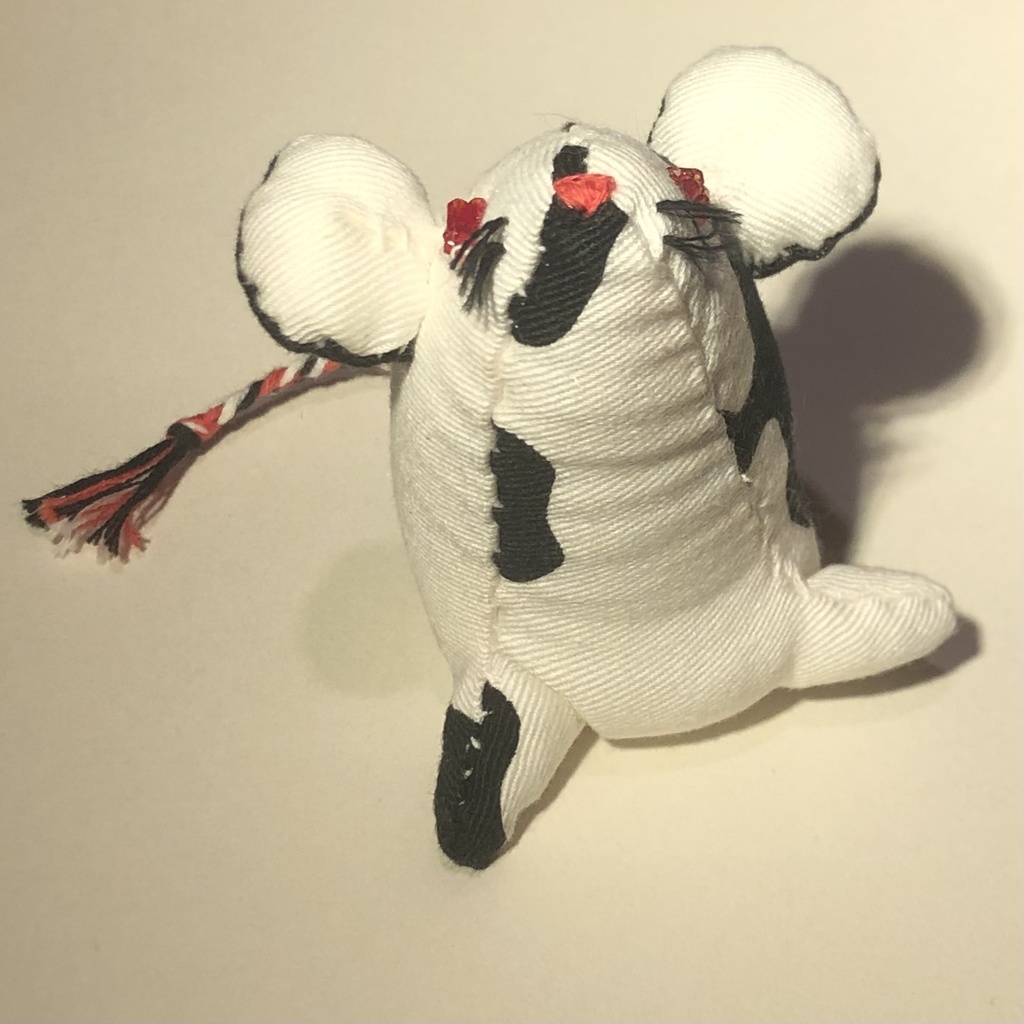 牛柄ねずみのぬいぐるみ