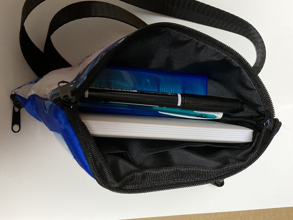 (非公式グッズ)ラミィちゃんスマホポーチ