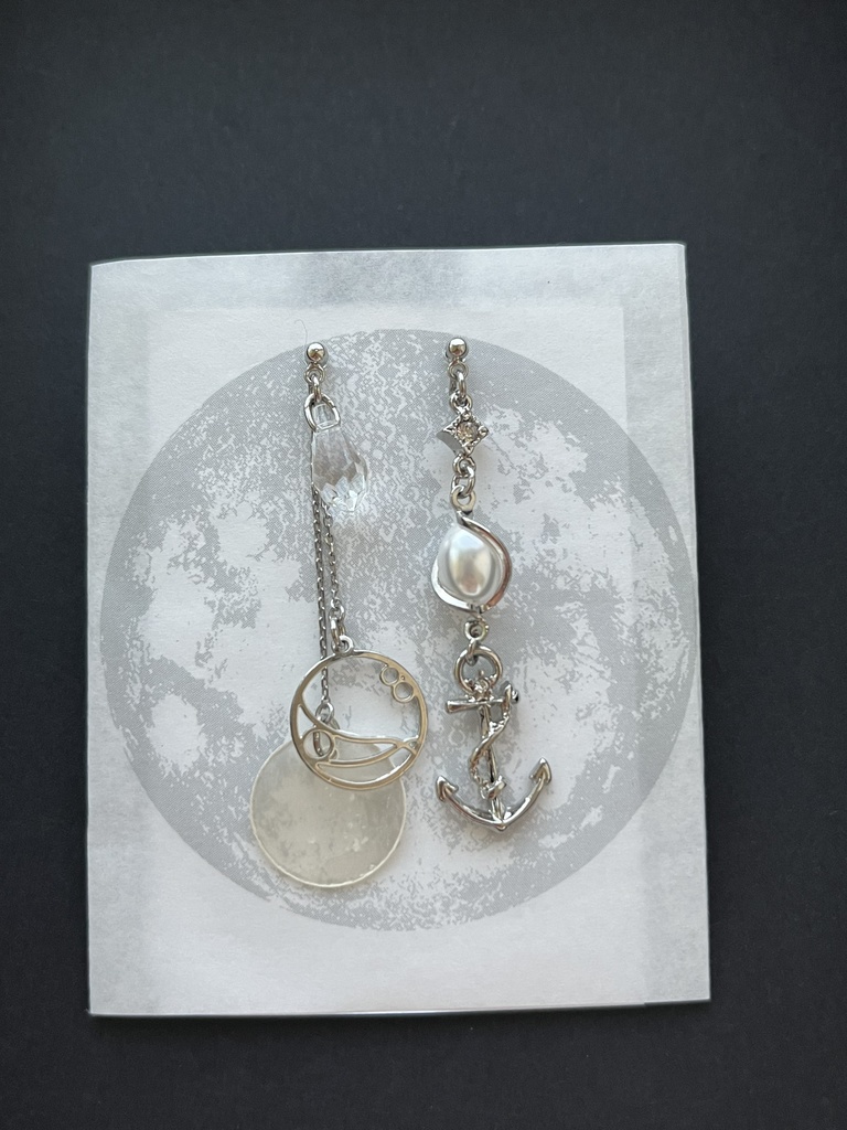 ホムラ　ピアス