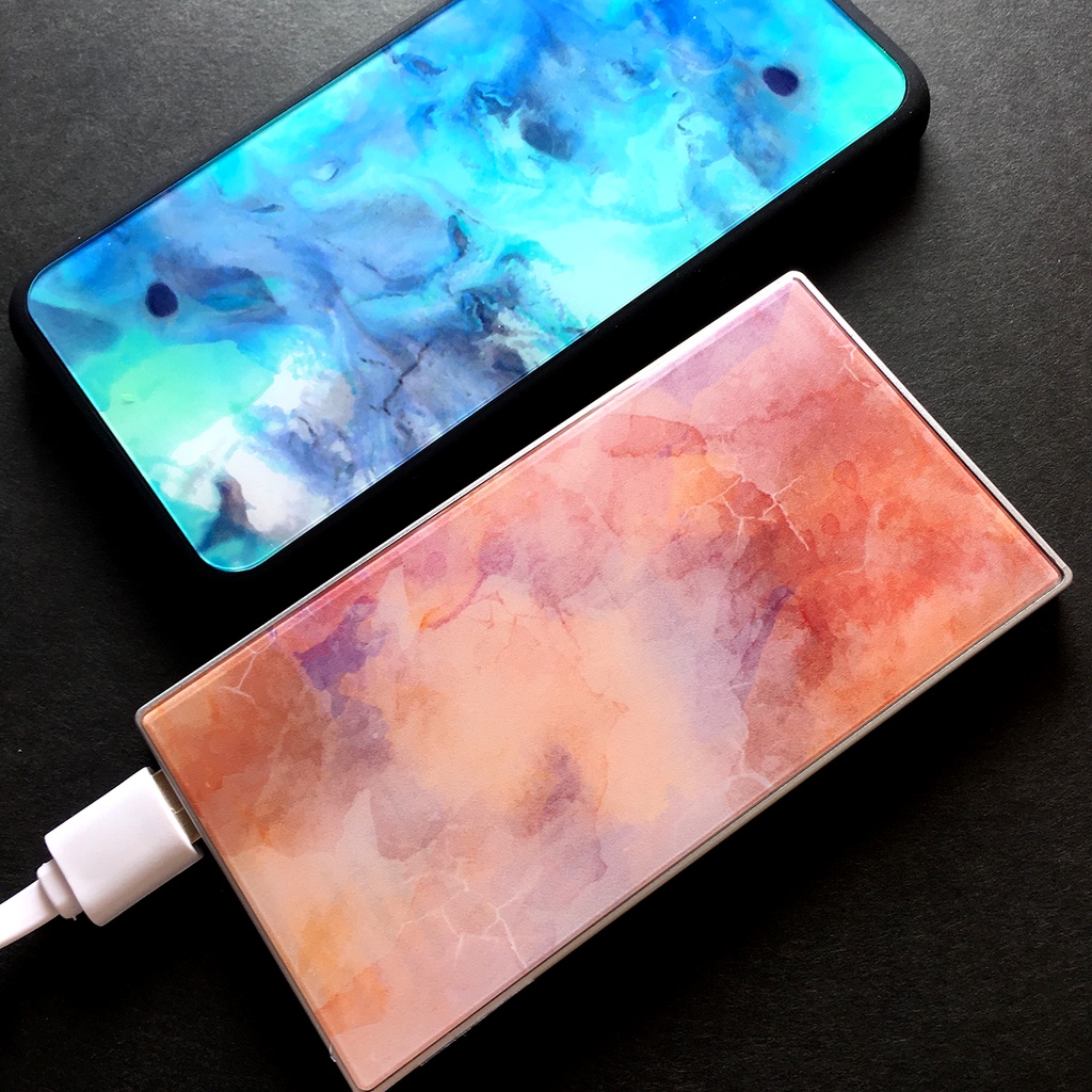 誕生色のガラスモバイルバッテリー