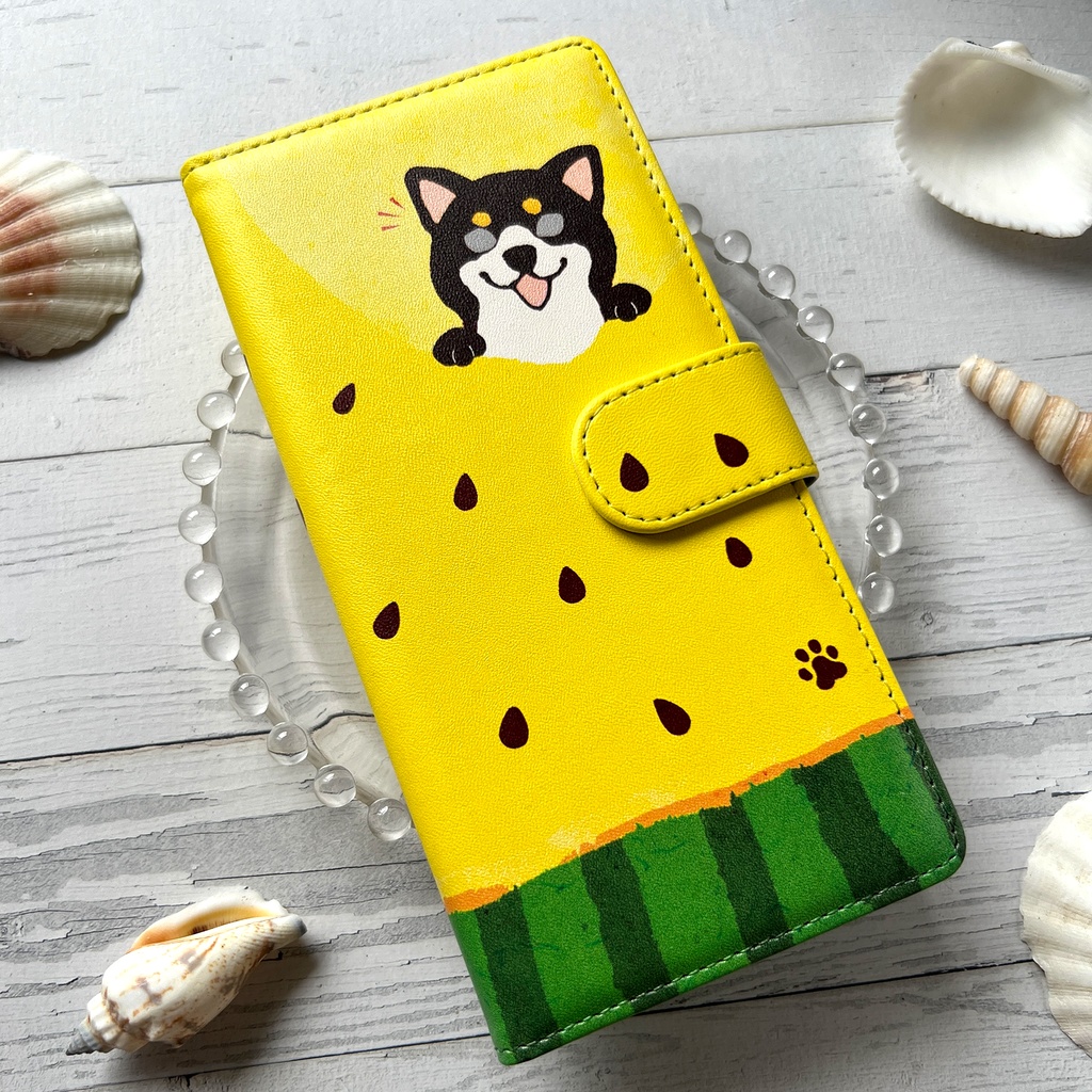 黄色いスイカが食べたい柴ちゃんのスマホケース(黒柴) 全機種対応 手帳型 スマホケース iphone14 iphone16e iPhone17 air 犬 柴犬 夏 スイカ iphone15