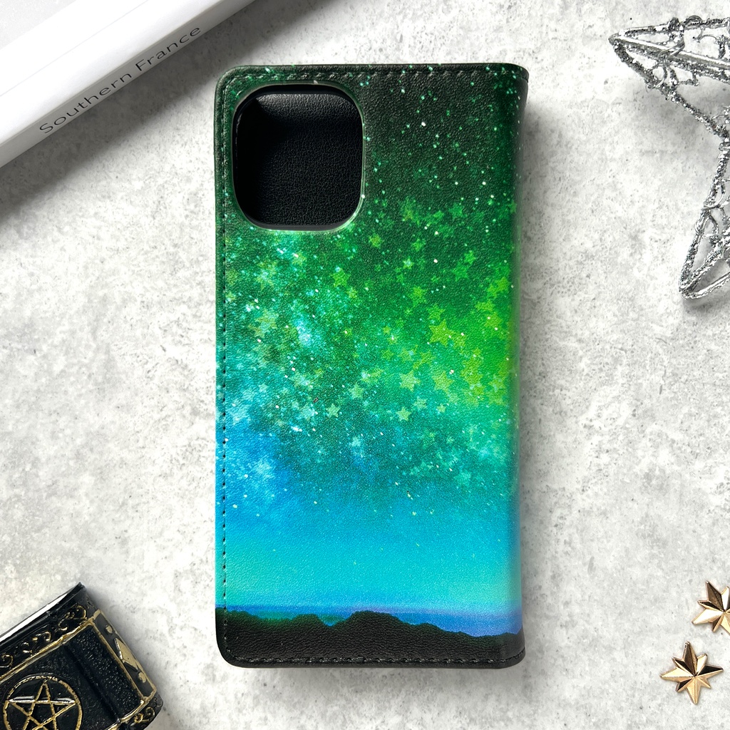 満月とねこの手帳型スマホケース(グリーン) iphone16e iphone14 iphone17 全機種対応 猫 スマホケース 黒猫