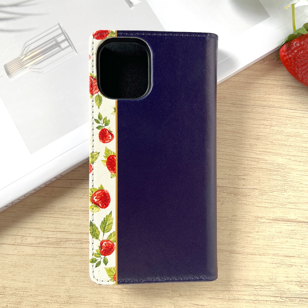 ワイルドストロベリーの手帳型スマホケース(ネイビー) スマホケース iPhone17 Air iphone16e iphone14 iphone15 全機種対応 いちご ストロベリー