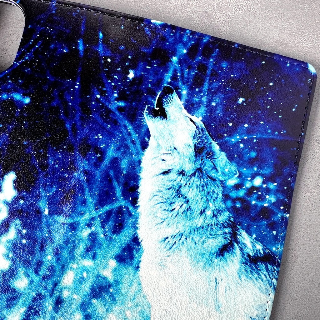 雪原のオオカミ 手帳型スマホケース iphone16e iphone14 iPhone17e Air iphone15 全機種対応 狼 冬 雪 スマホケース