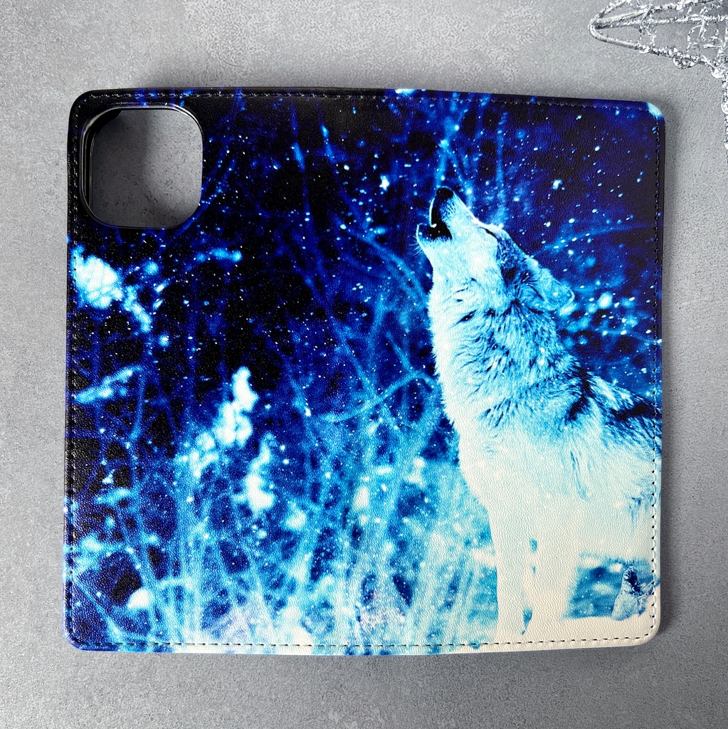 雪原のオオカミ 手帳型スマホケース iphone16e iphone14 iPhone17e Air iphone15 全機種対応 狼 冬 雪 スマホケース