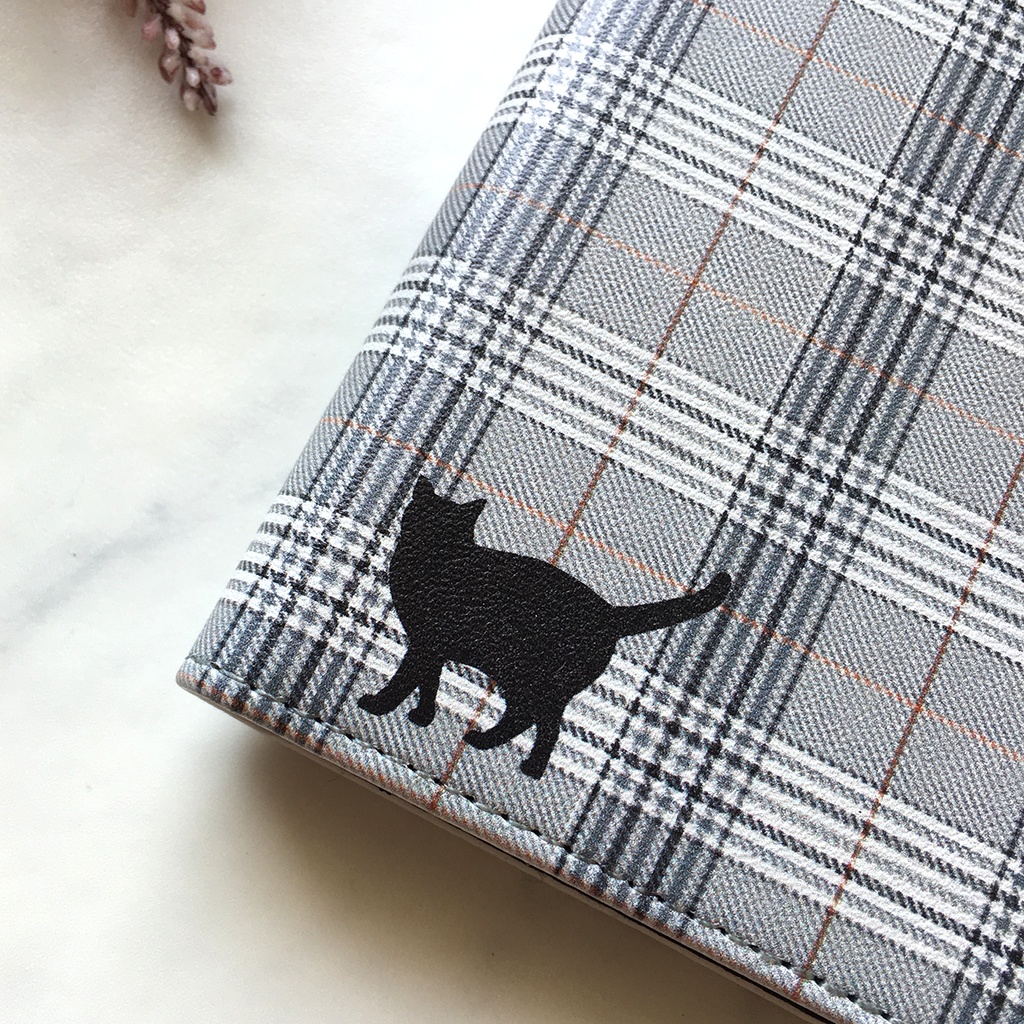 猫とグレンチェックの手帳型スマホケース(ボルドー) 全機種対応 手帳型 スマホケース iphone15 iphone16e 猫 黒猫 iPhone17 Air iphone14