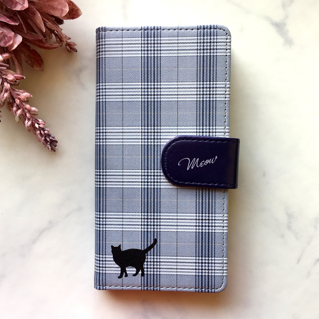 猫とグレンチェックの手帳型スマホケース(ネイビー) 全機種対応 手帳型 スマホケース iphone15 iphone16e 猫 黒猫 iPhone17 Air iphone14
