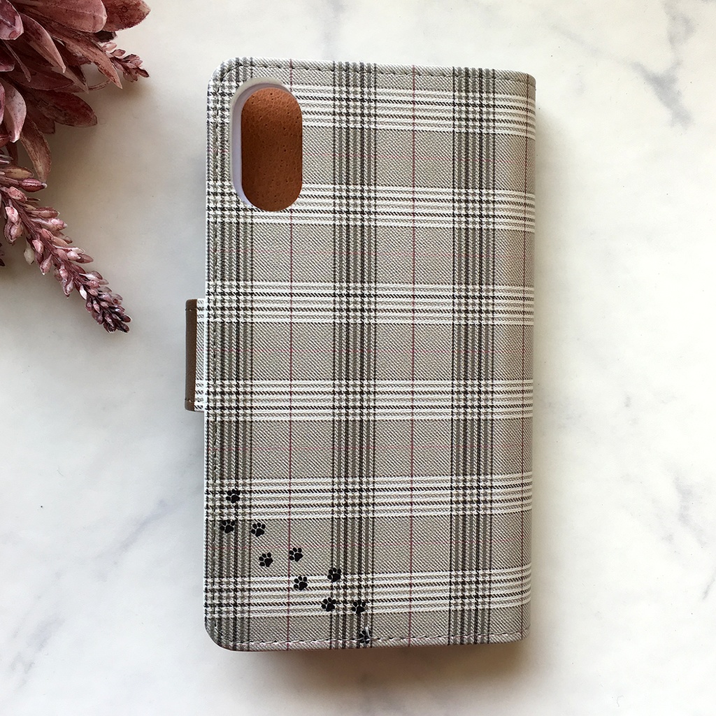 猫とグレンチェックの手帳型スマホケース(ブラウン) 全機種対応 手帳型 スマホケース iphone15 iphone16e 猫 黒猫 iPhone17 Air iphone14