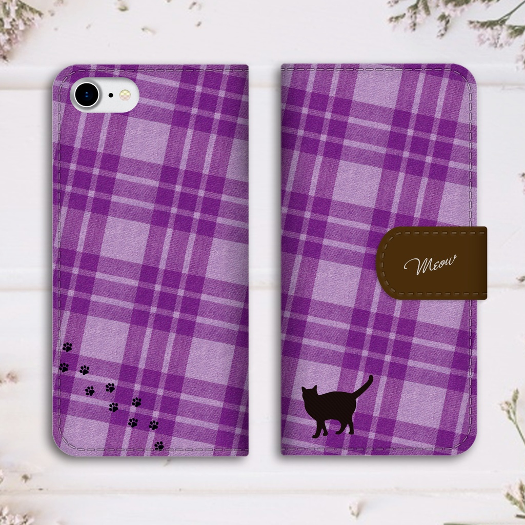 猫とチェックの手帳型スマホケース(バイオレット×ブラウン) 全機種対応 手帳型 スマホケース iphone16e iphone15 猫 黒猫