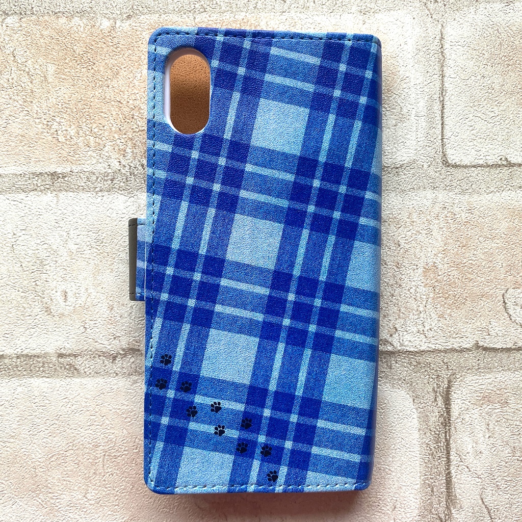 猫とチェックの手帳型スマホケース(青×ブラウン) 全機種対応 手帳型 スマホケース iphone15 iphone16e 猫 黒猫 iPhone17 Air iphone14